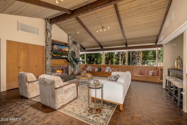 8424 N GOLF Drive, Paradise Valley, AZ 85253