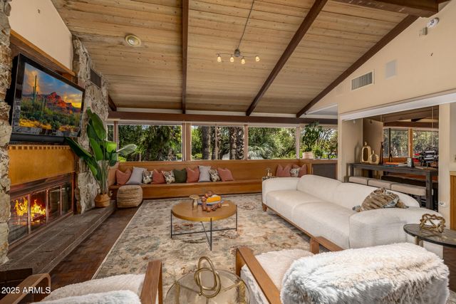 8424 N GOLF Drive, Paradise Valley, AZ 85253