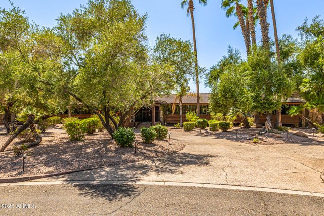 8424 N GOLF Drive, Paradise Valley, AZ 85253