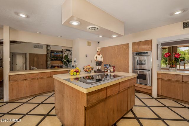 8424 N GOLF Drive, Paradise Valley, AZ 85253