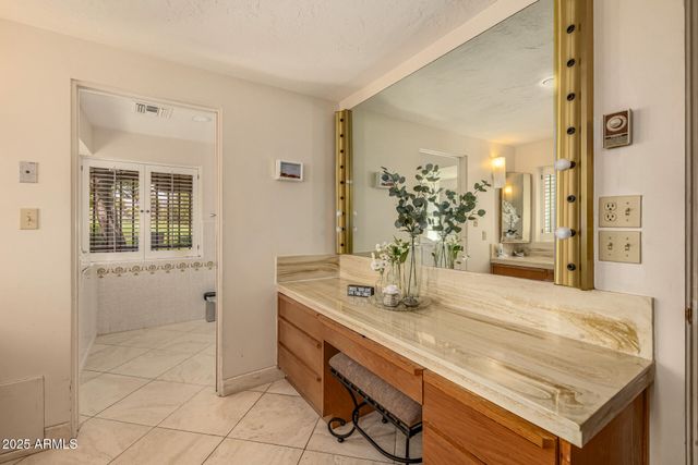 8424 N GOLF Drive, Paradise Valley, AZ 85253