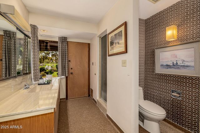 8424 N GOLF Drive, Paradise Valley, AZ 85253