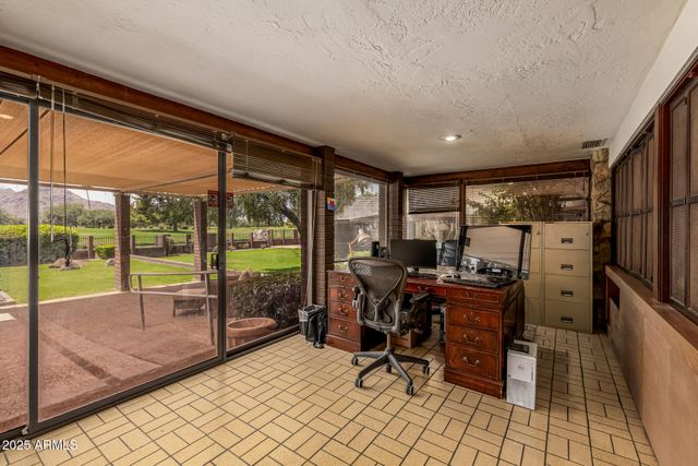 8424 N GOLF Drive, Paradise Valley, AZ 85253