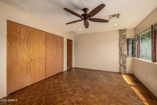 8424 N GOLF Drive, Paradise Valley, AZ 85253