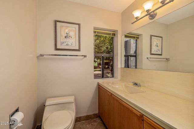 8424 N GOLF Drive, Paradise Valley, AZ 85253