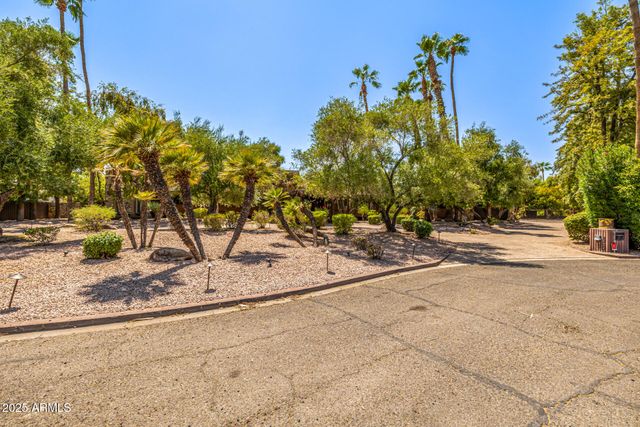 8424 N GOLF Drive, Paradise Valley, AZ 85253