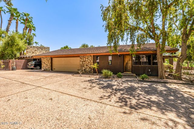 8424 N GOLF Drive, Paradise Valley, AZ 85253