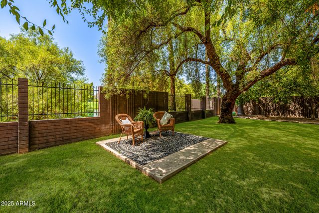 8424 N GOLF Drive, Paradise Valley, AZ 85253