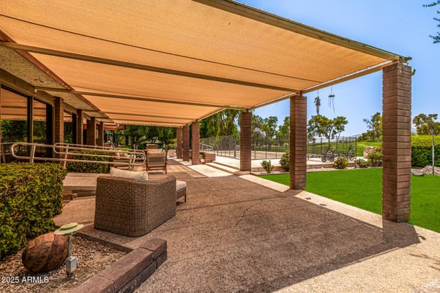 8424 N GOLF Drive, Paradise Valley, AZ 85253