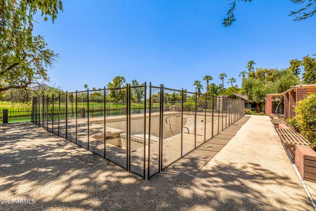 8424 N GOLF Drive, Paradise Valley, AZ 85253