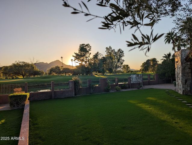 8424 N GOLF Drive, Paradise Valley, AZ 85253