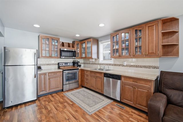 298 Ackerson Lake Drive, Jackson, MI 49201