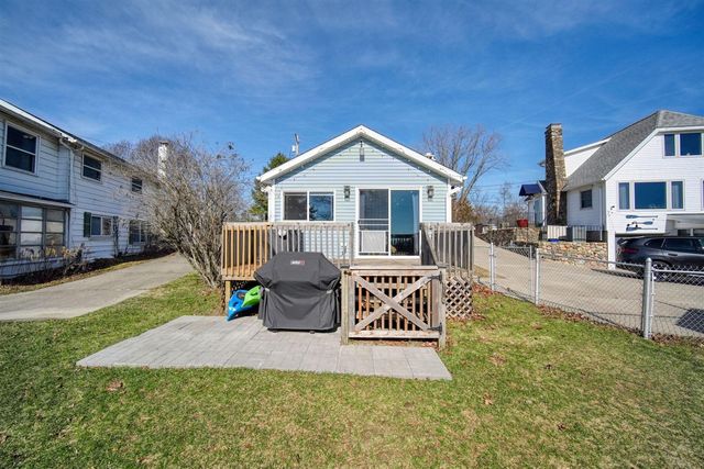 298 Ackerson Lake Drive, Jackson, MI 49201