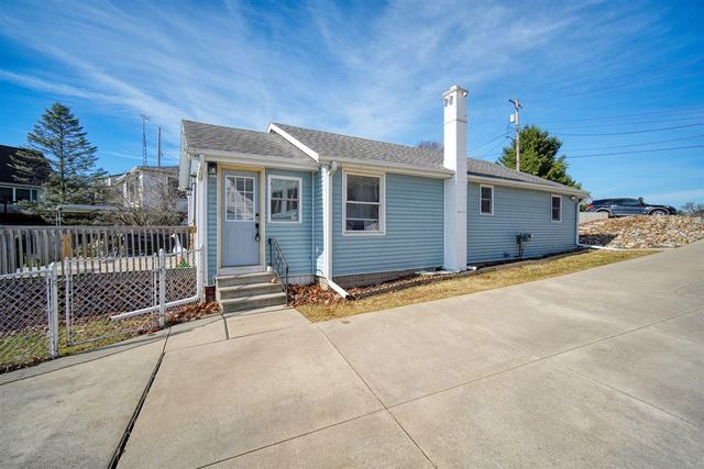 298 Ackerson Lake Drive, Jackson, MI 49201