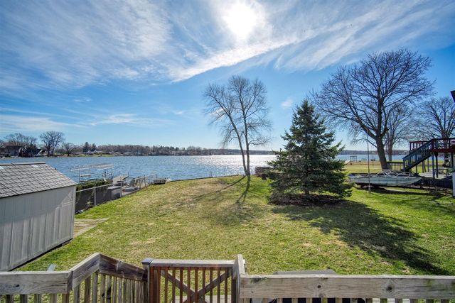298 Ackerson Lake Drive, Jackson, MI 49201