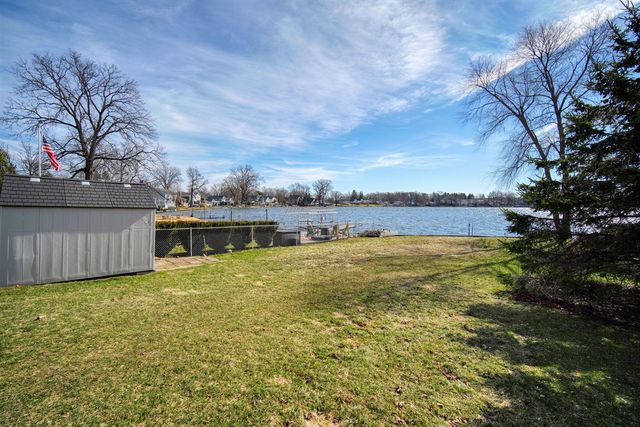 298 Ackerson Lake Drive, Jackson, MI 49201