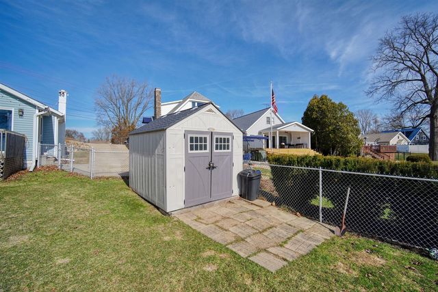 298 Ackerson Lake Drive, Jackson, MI 49201