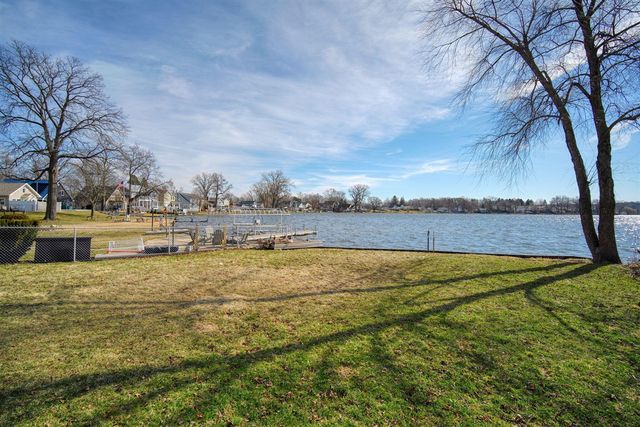 298 Ackerson Lake Drive, Jackson, MI 49201