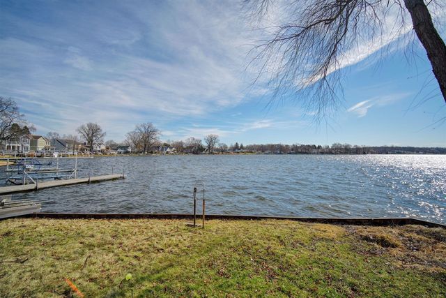 298 Ackerson Lake Drive, Jackson, MI 49201
