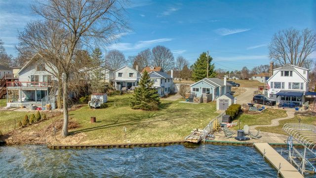 298 Ackerson Lake Drive, Jackson, MI 49201