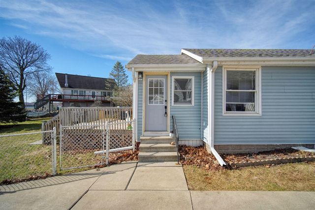 298 Ackerson Lake Drive, Jackson, MI 49201