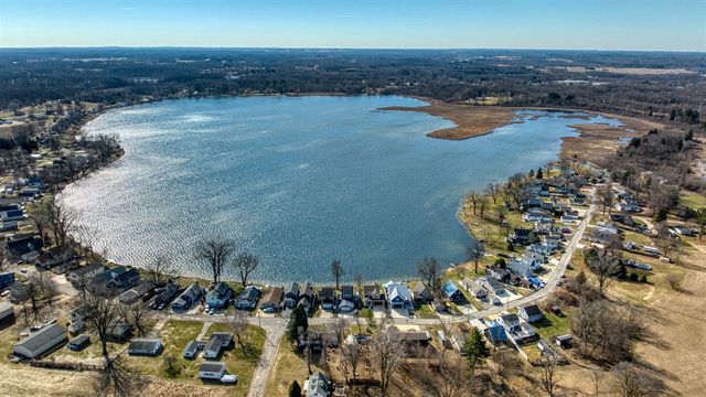 298 Ackerson Lake Drive, Jackson, MI 49201