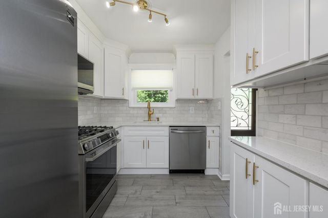 16 Finch Road, Howell, NJ 07731
