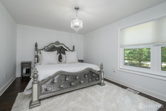 16 Finch Road, Howell, NJ 07731