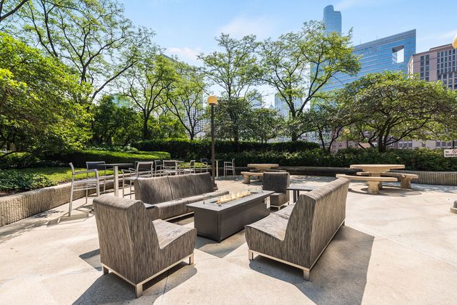 10 E Ontario Street 4501, Chicago, IL 60611