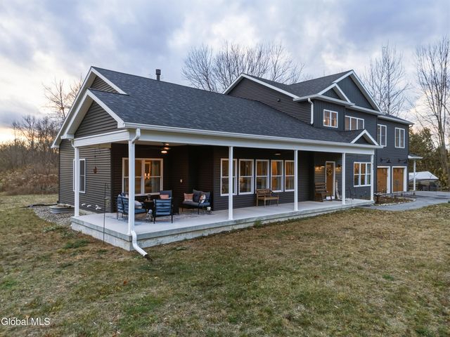 1633 W River Road, Moreau, NY 12831