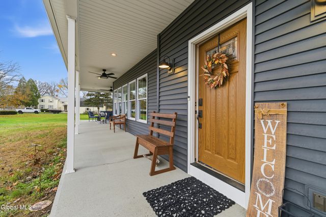 1633 W River Road, Moreau, NY 12831