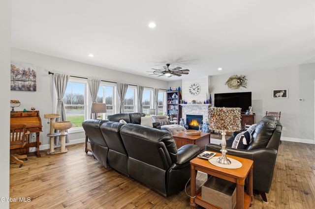 1633 W River Road, Moreau, NY 12831