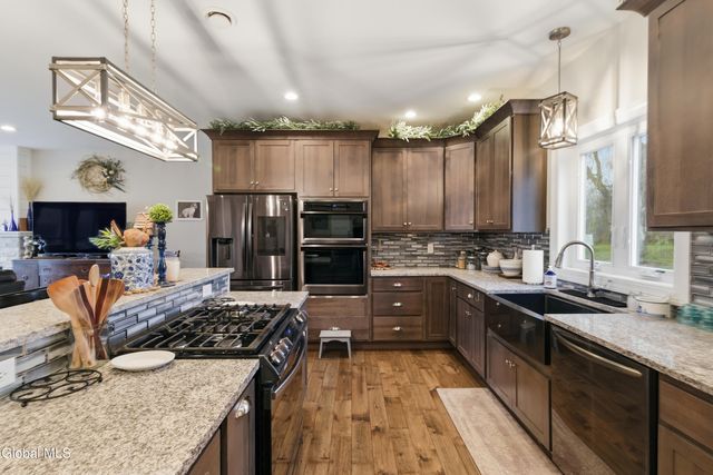 1633 W River Road, Moreau, NY 12831