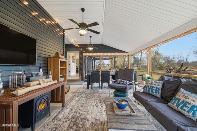 1633 W River Road, Moreau, NY 12831