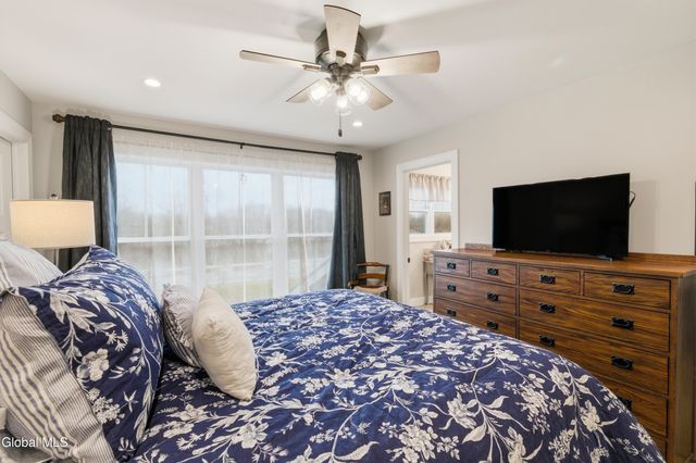 1633 W River Road, Moreau, NY 12831