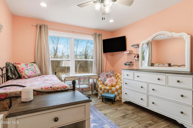 1633 W River Road, Moreau, NY 12831