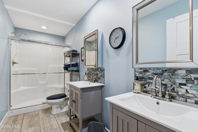 1633 W River Road, Moreau, NY 12831