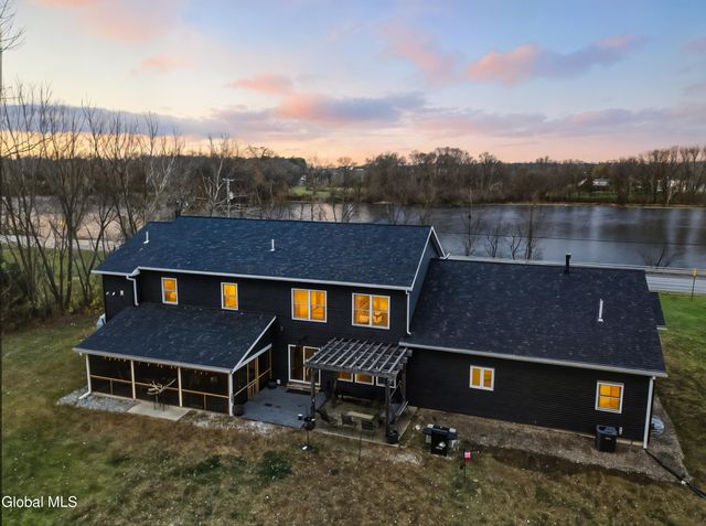 1633 W River Road, Moreau, NY 12831