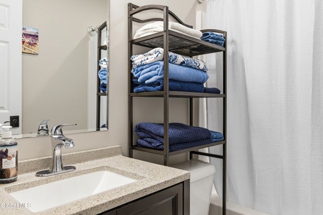 1633 W River Road, Moreau, NY 12831