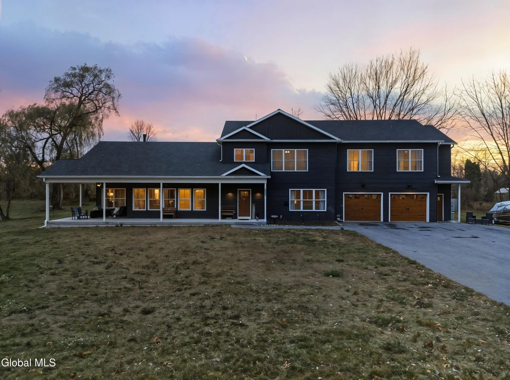 1633 W River Road, Moreau, NY 12831