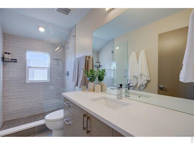 1324 Zenobia St, Denver, CO 80204