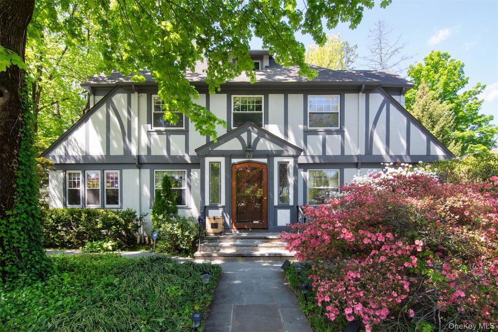 107 Ancon Avenue, Pelham, NY 10803