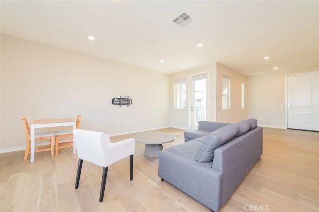 135 Bowery, Irvine, CA 92612