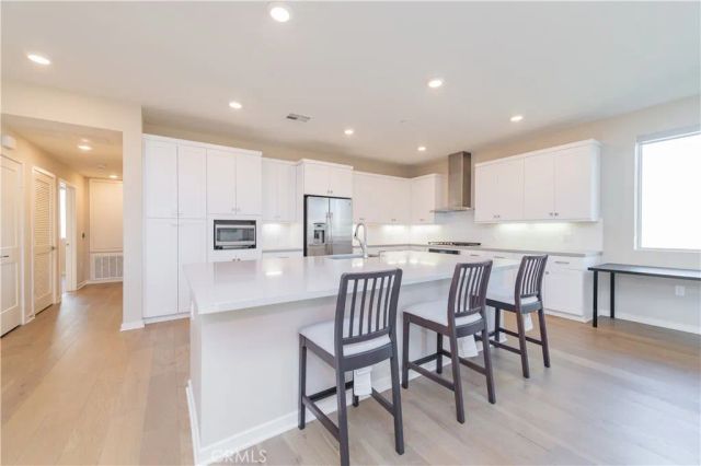 135 Bowery, Irvine, CA 92612