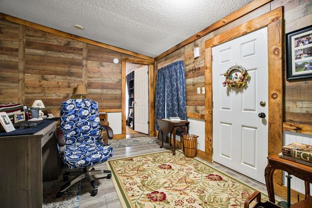 1047 Phillips Dr, Monterey, TN 38574