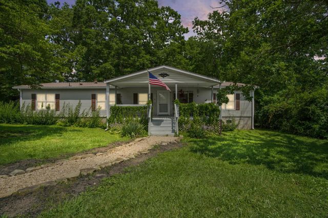 1047 Phillips Dr, Monterey, TN 38574