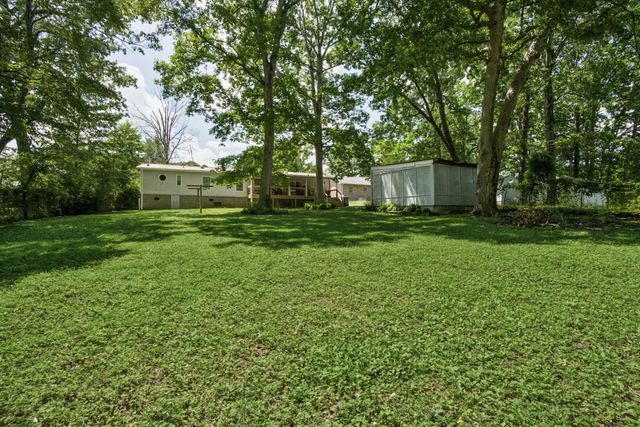 1047 Phillips Dr, Monterey, TN 38574