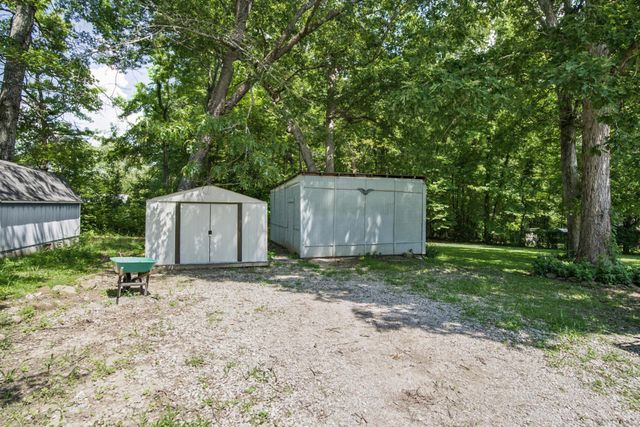 1047 Phillips Dr, Monterey, TN 38574