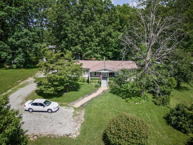 1047 Phillips Dr, Monterey, TN 38574