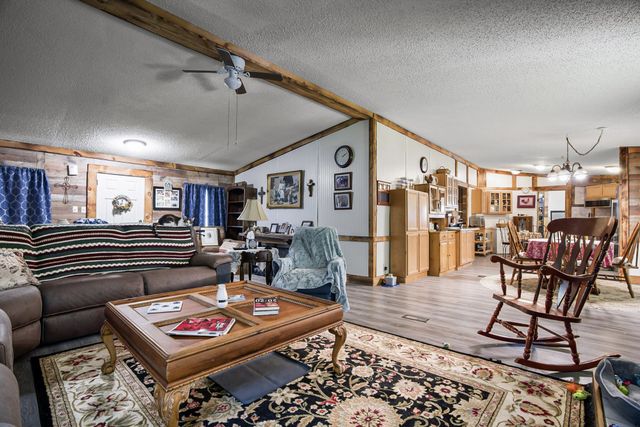 1047 Phillips Dr, Monterey, TN 38574